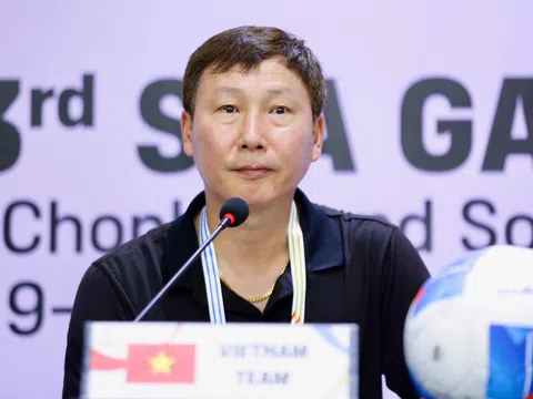 HLV Kim Sang Sik hài lòng với tinh thần thi đấu của U22 Việt Nam trong trận mở màn SEA Games 33