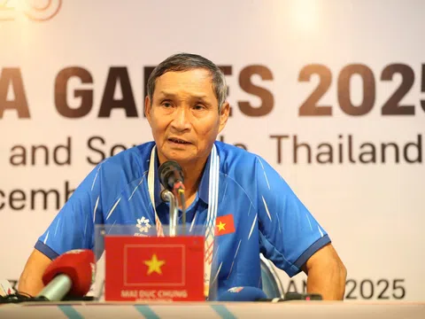 HLV Mai Đức Chung tiếc nuối khi đội tuyển nữ Việt Nam thua Philippines ở phút bù giờ