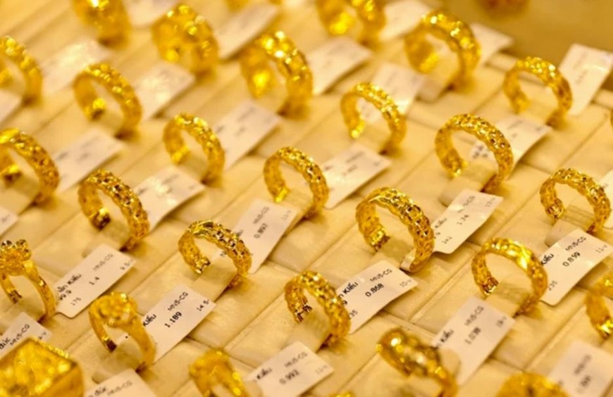 Giá vàng hôm nay 3/12/2025: Đảo chiều giảm sâu