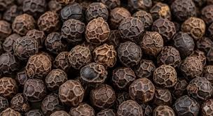 Giá tiêu hôm nay 4/12/2025: Xuất khẩu hồ tiêu thiết lập kỷ lục mới, mang về 1,5 tỷ USD