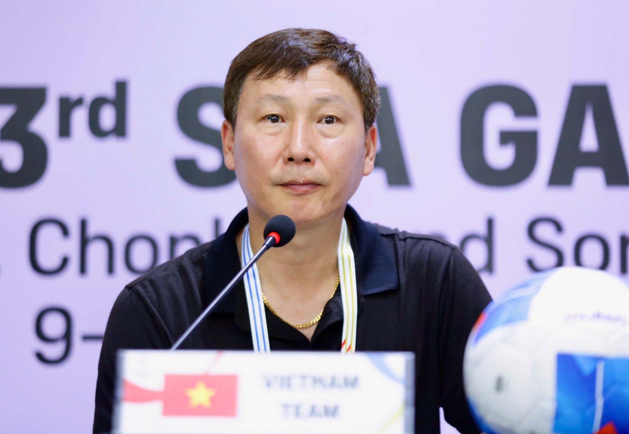 HLV Kim Sang Sik hài lòng với tinh thần thi đấu của U22 Việt Nam trong trận mở màn SEA Games 33