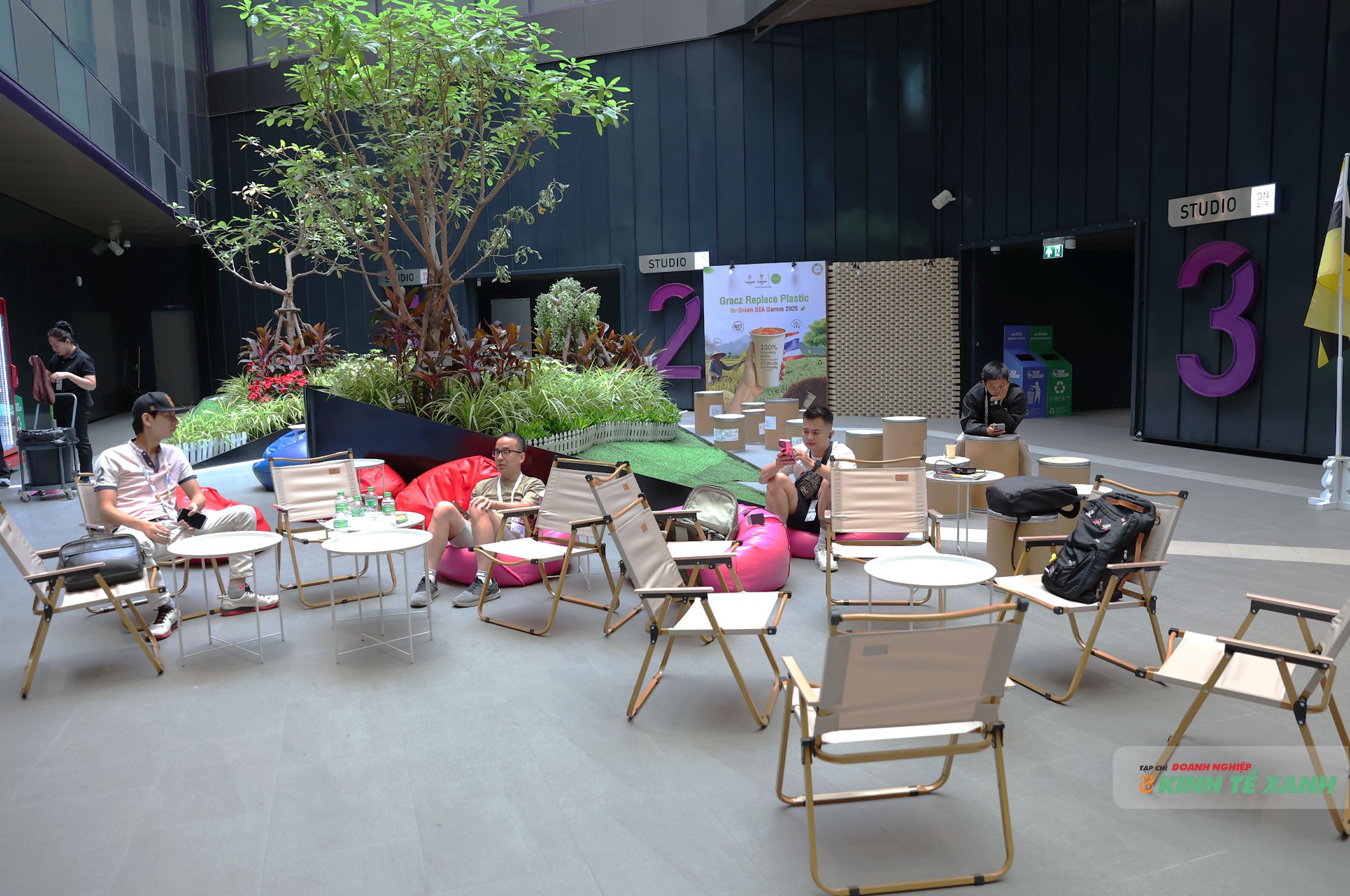 Khu vực nghỉ ngơi, thư giãn cho các phóng viên tại IBC sau những giờ làm việc căng thẳng
