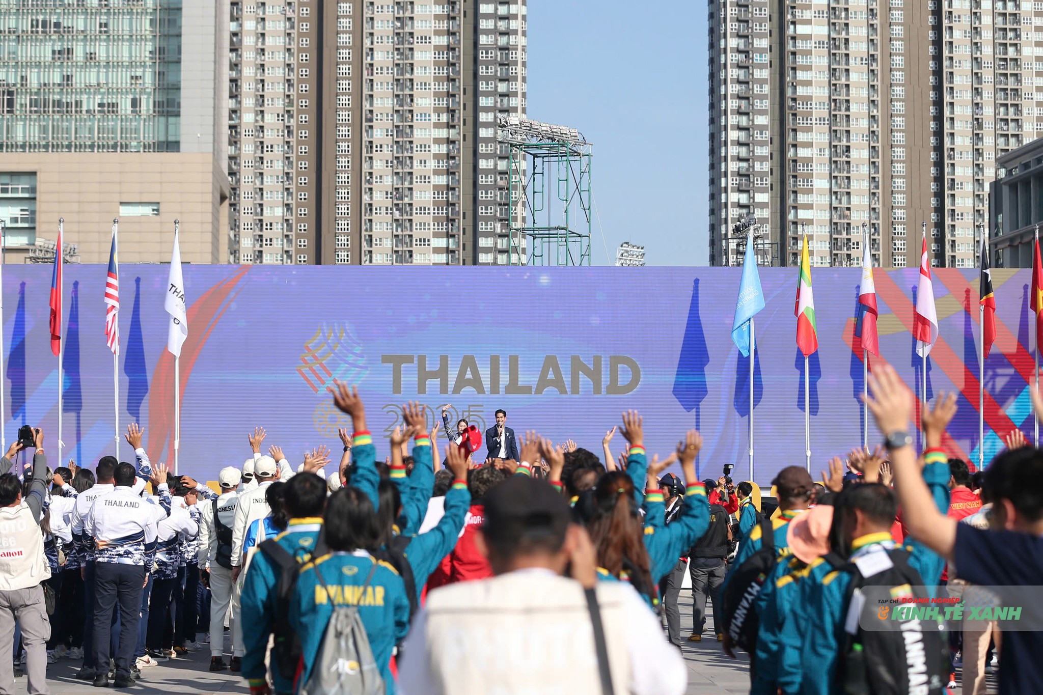 Toàn cảnh Lễ thượng cờ các quốc gia tham dự SEA Games 33.