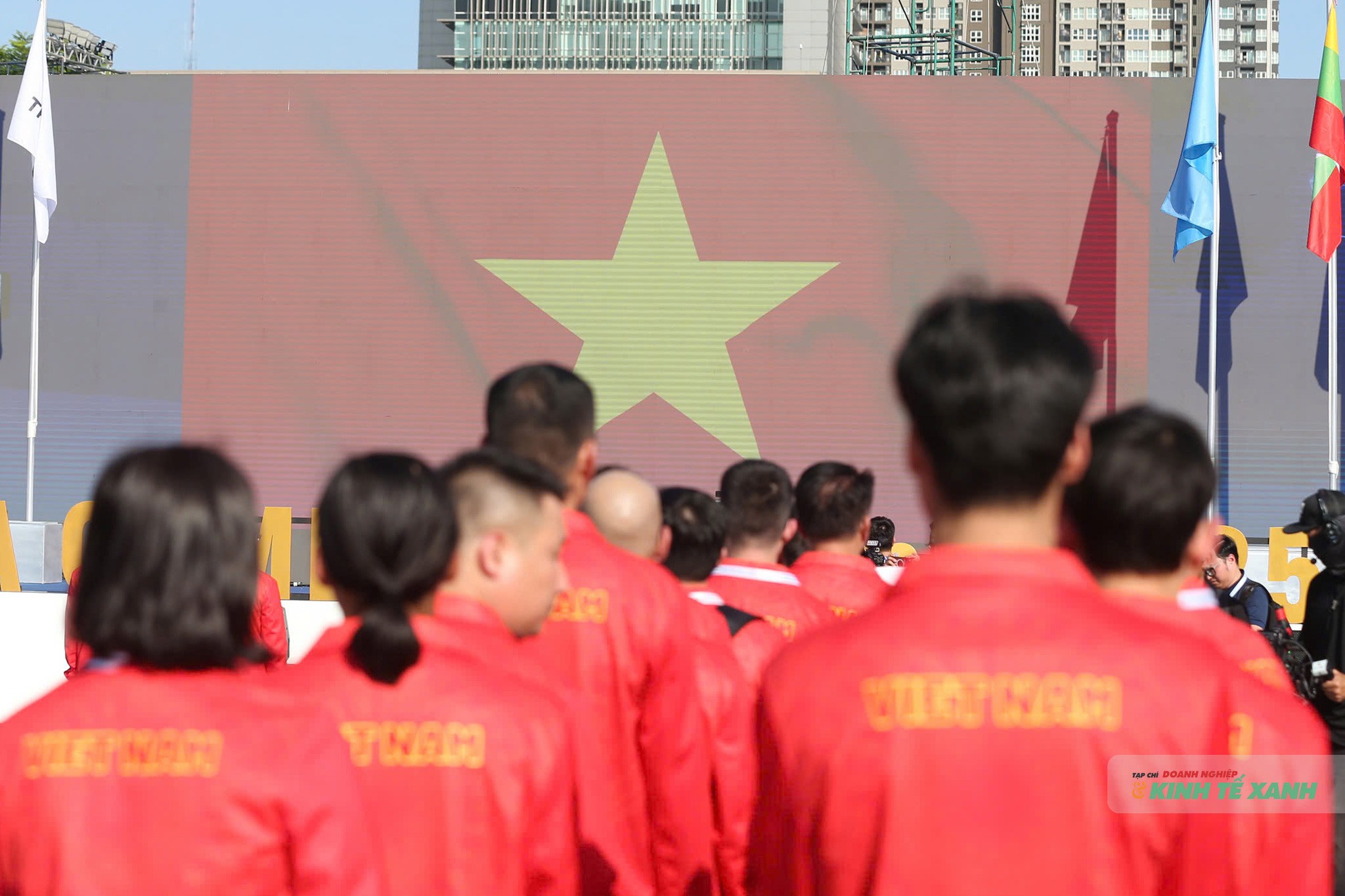 Nghi thức thượng cờ của đoàn thể thao Việt Nam.