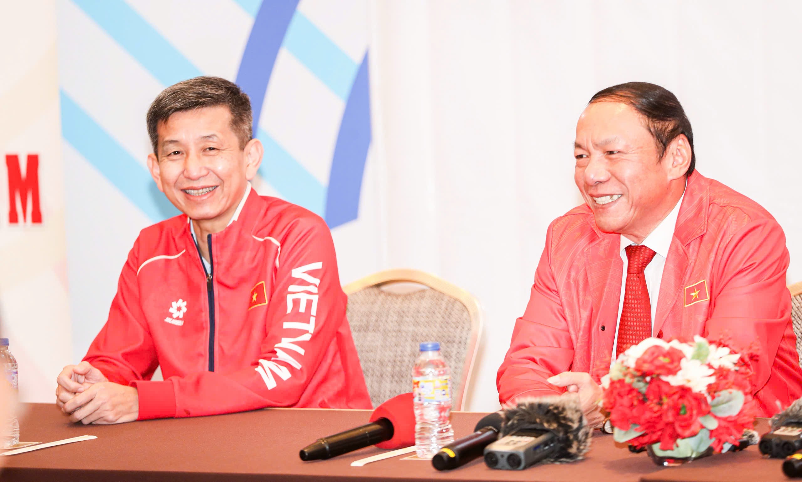 Bộ trưởng cho biết những thông tin về quá trình thi đấu của các đội tuyển đã được Bộ trưởng cập nhật liên tục qua các phương tiện thông tin đại chúng.  