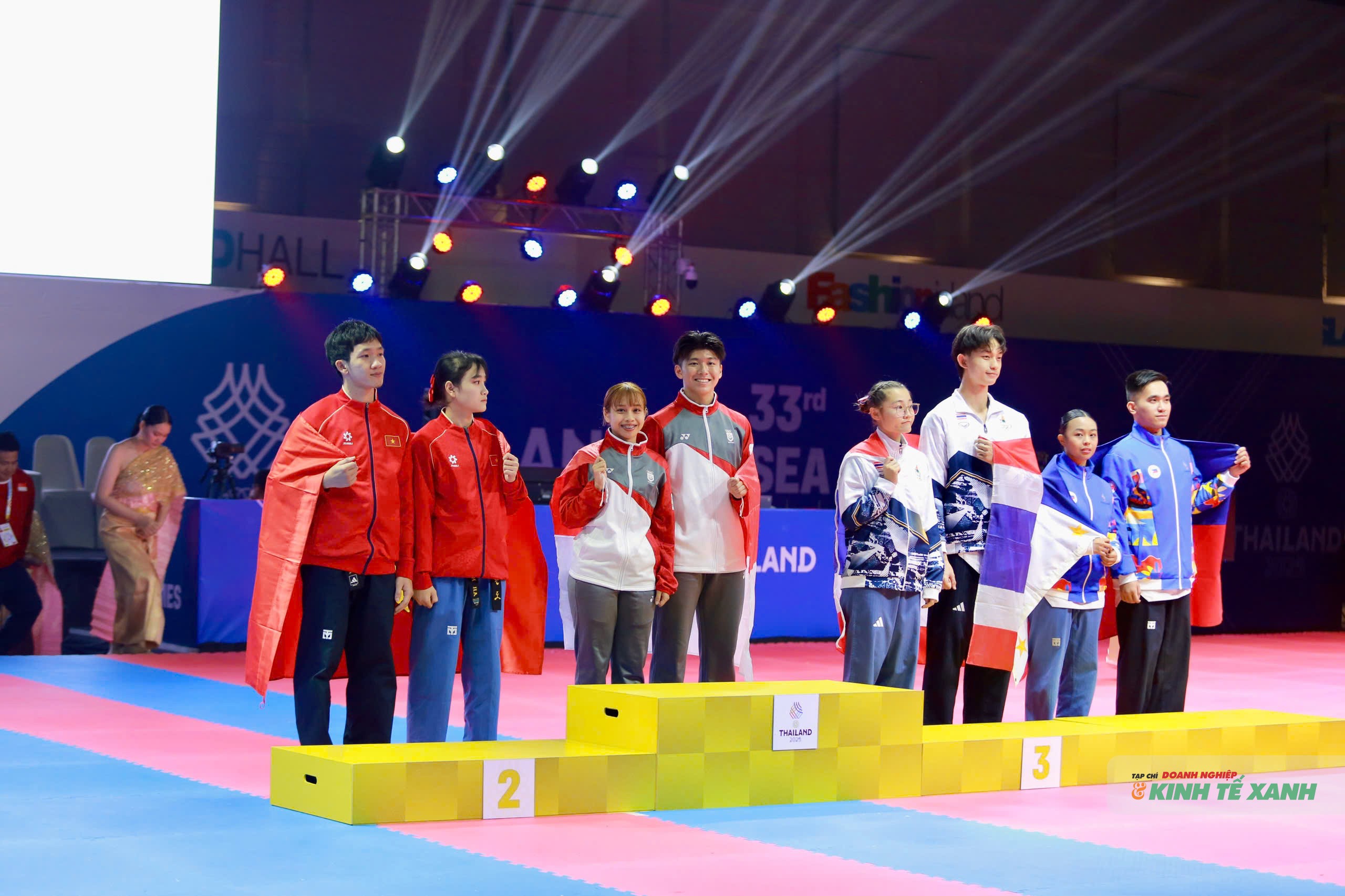 Lễ trao huy chương được diễn ra sau thời gian hoãn để chờ phán quyết từ trọng tài.