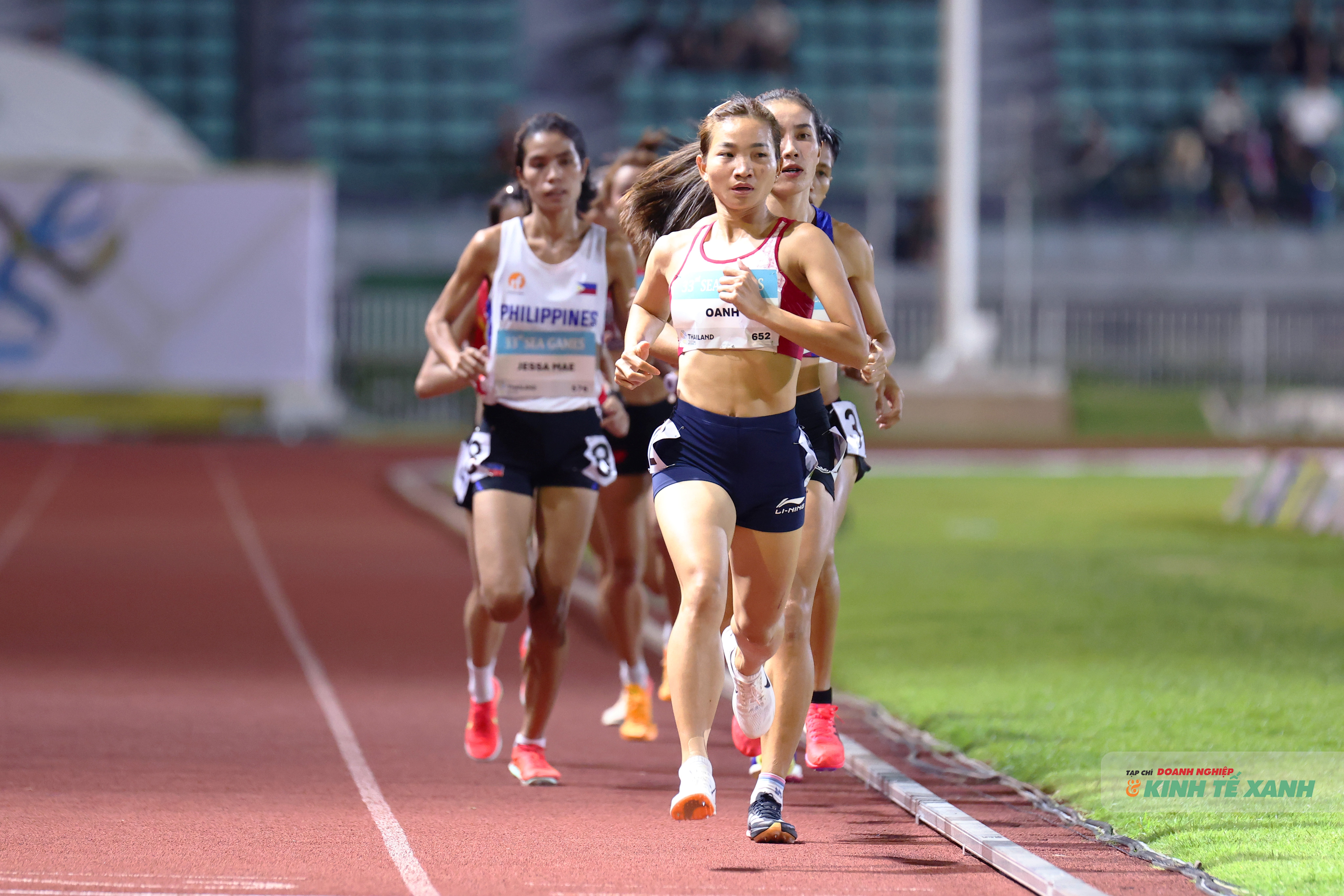 Sự quyết tâm được thể hiện rõ của Nguyễn Thị Oanh.