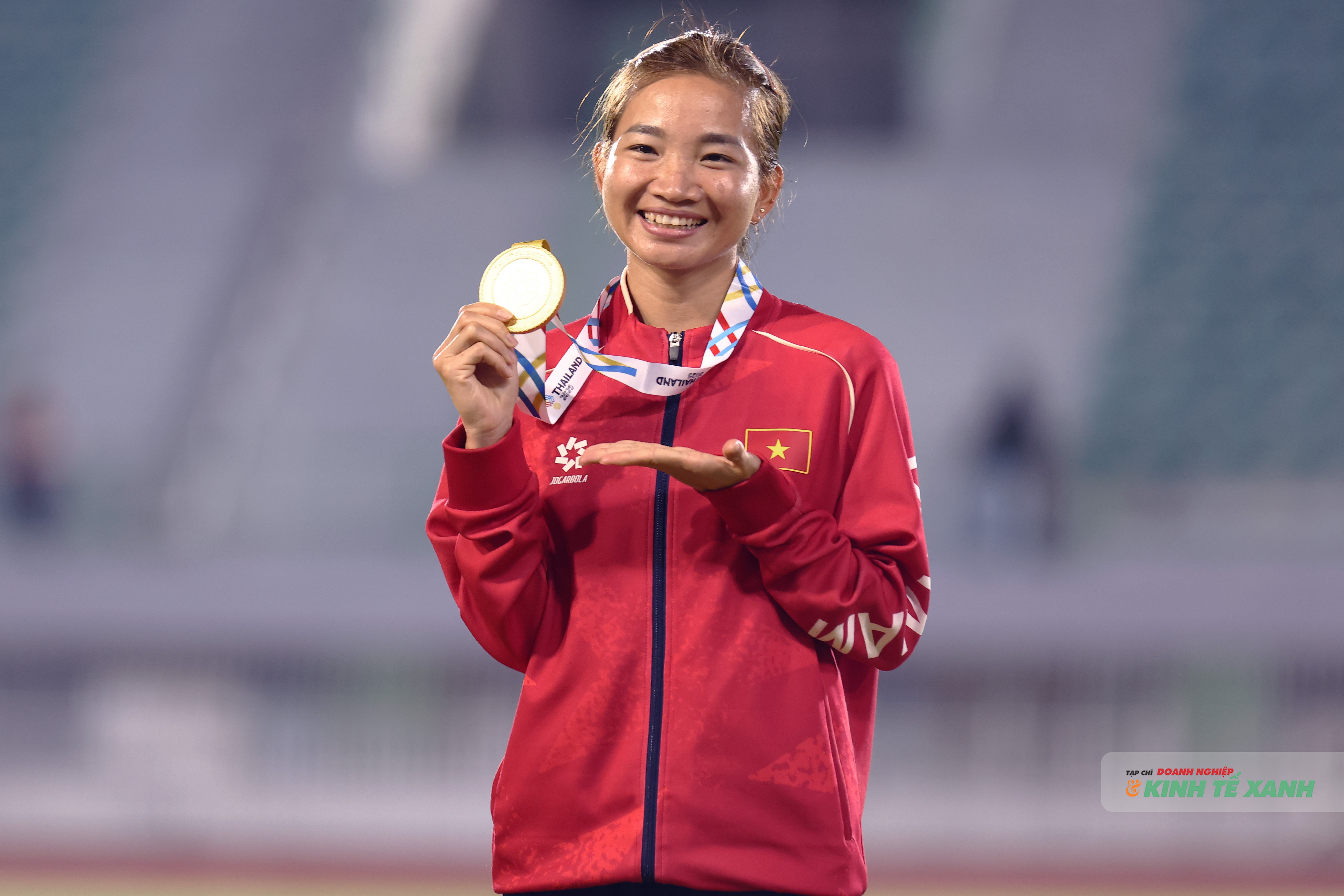 Điền kinh Việt Nam giành 2 huy chương vàng trong ngày thi đấu 13/12.