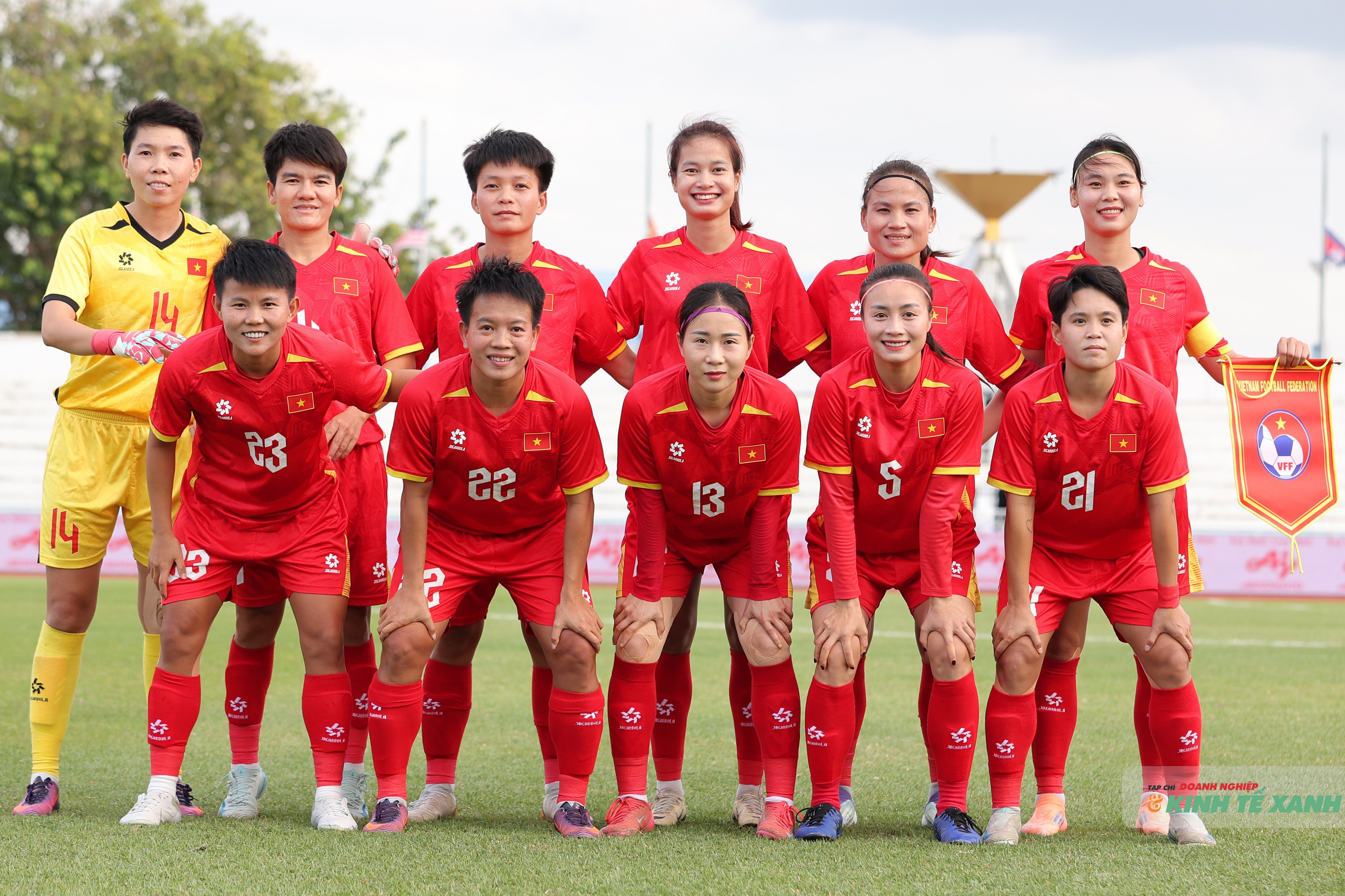 Đội tuyển nữ Việt Nam ra sân với tinh thần quyết tâm cao.