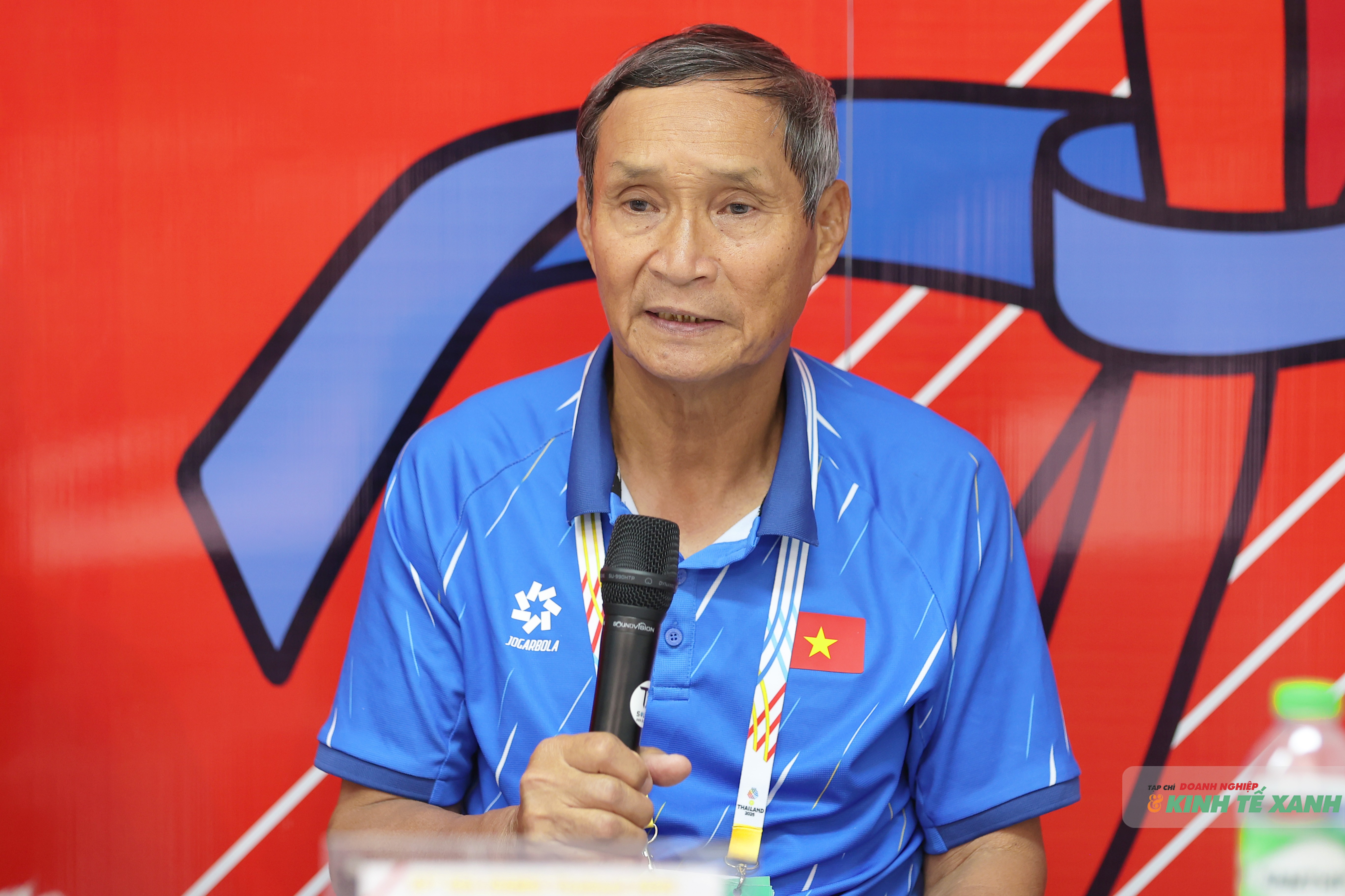 HLV Mai Đức Chung gửi lời cảm ơn tới người hâm mộ sau chiến thắng.