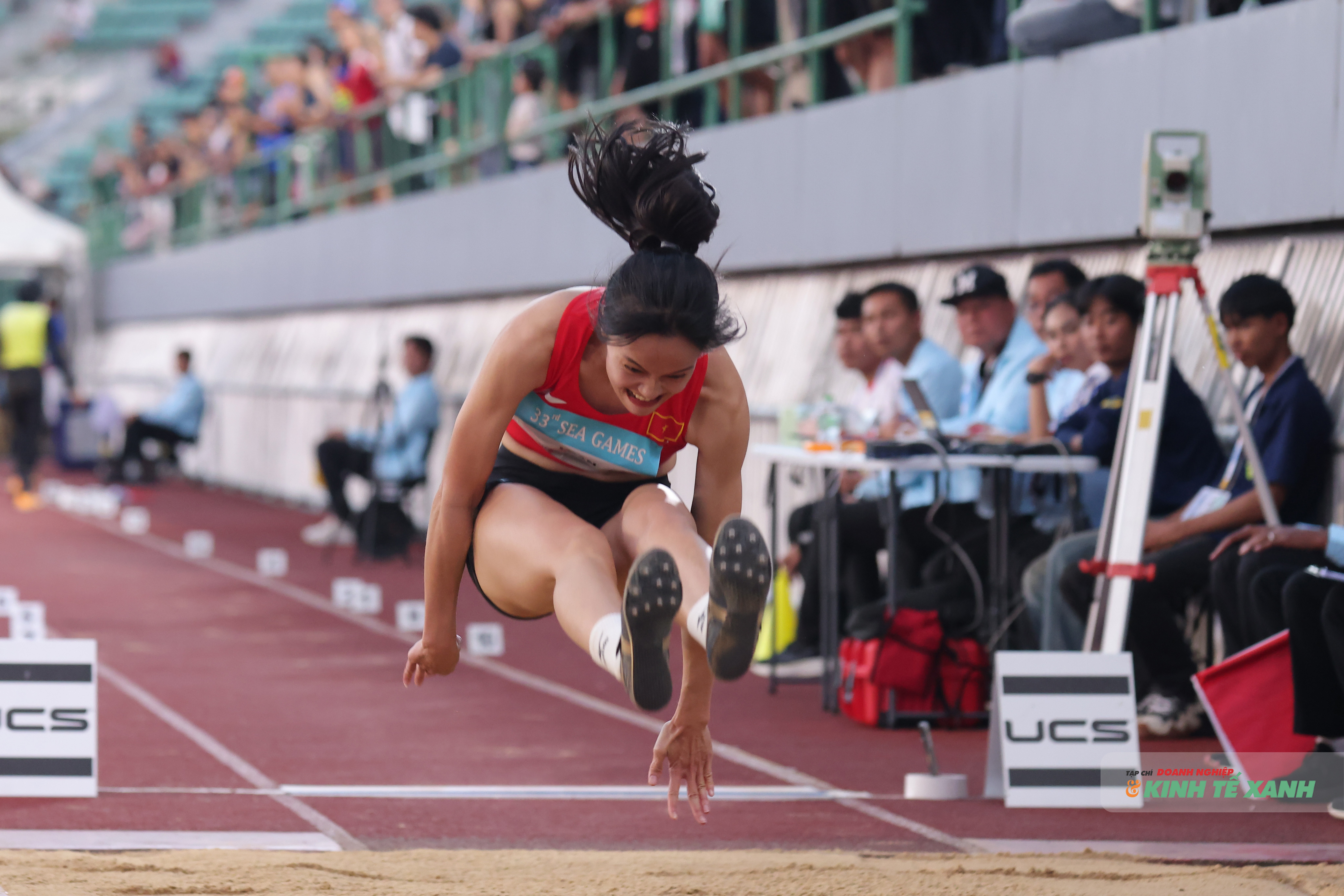 Trần Thị Loan có ngày thi đấu ấn tượng, đem về huy chương vàng cho điền kinh Việt Nam ở nội dung nhảy xa.