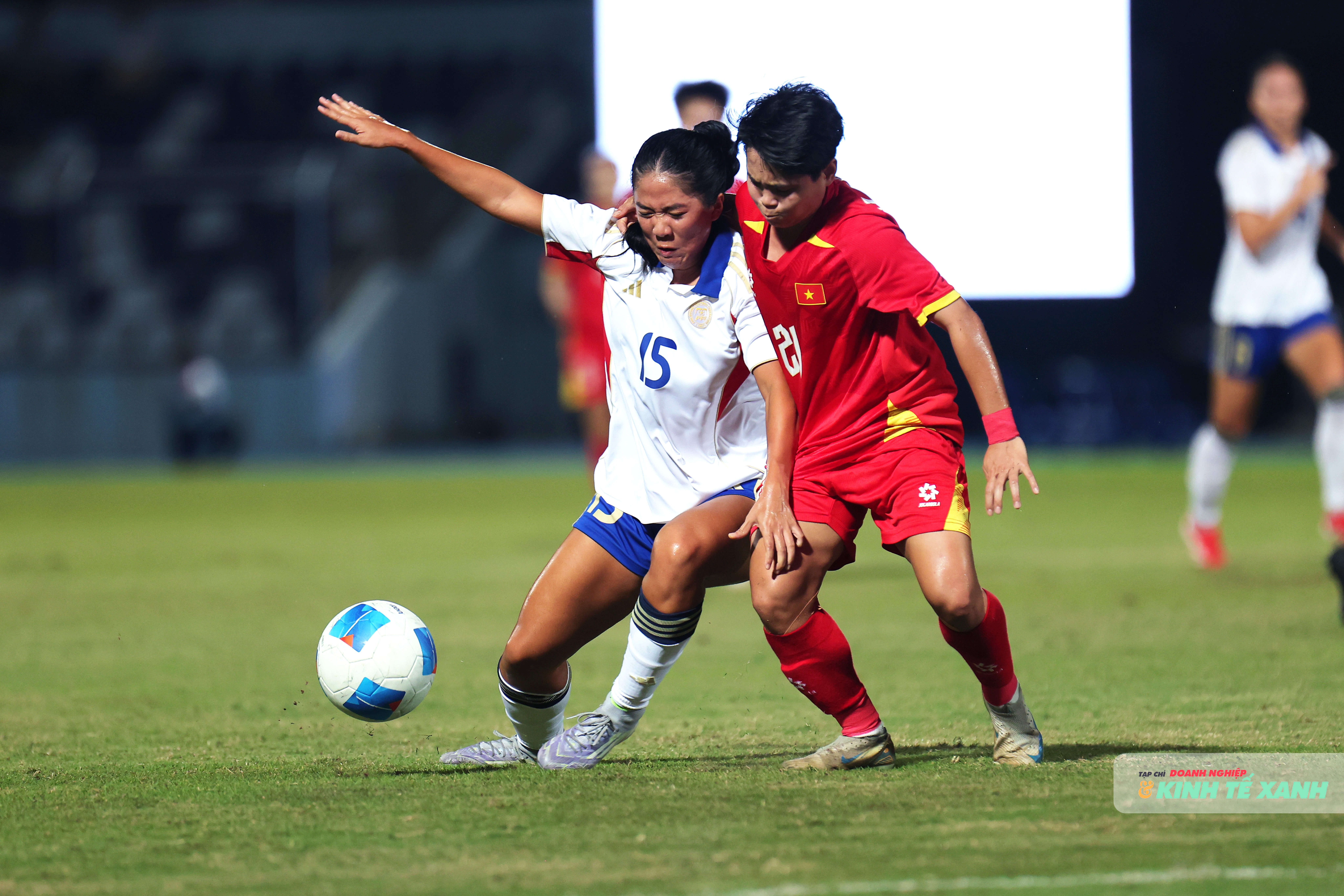 Đội tuyển nữ Việt Nam chưa thể chuyển hóa những cơ hội thành bàn thắng.