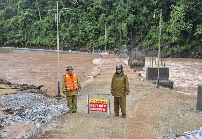 Quảng Trị: Nhiều tuyến đường giao thông miền núi bị chia cắt, sạt lở do ảnh hưởng bão số 5