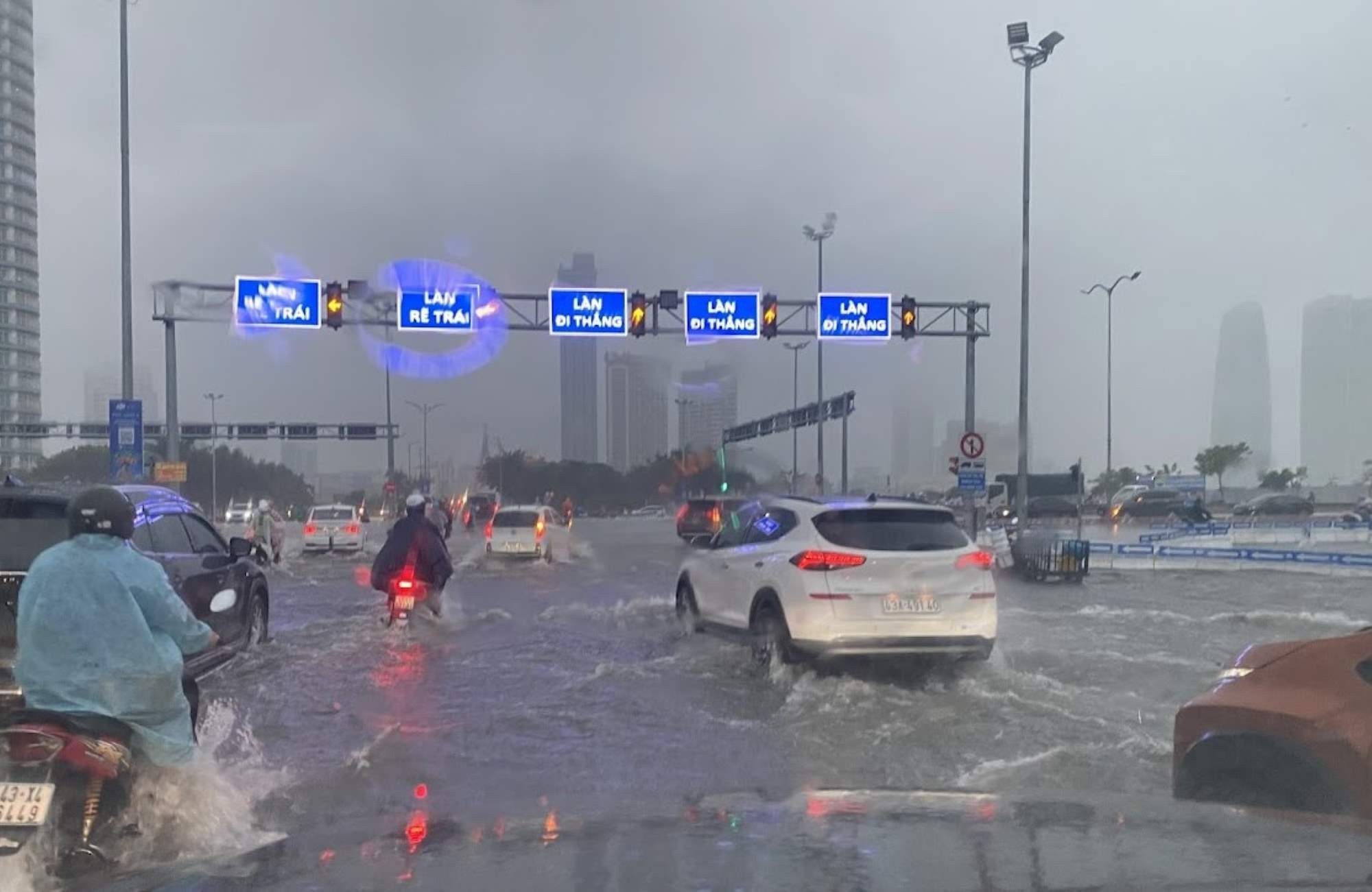 Dự báo thời tiết hôm nay 29/10: Miền Bắc lạnh về đêm, Huế và Đà Nẵng vẫn mưa lớn